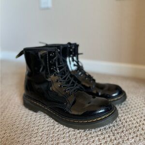 Doc Martens 
Size 3/5.5W
Black